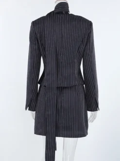 Ensemble robe blazer à fines rayures et tailleur jupe pour femme - Bleu marine chic col foulard coupe ajustée - Collection printemps 2026