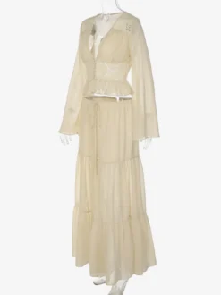 Ensembles deux pièces : jupe robe maxi couleur abricot tenue de villégiature boutons col en V manches longues.