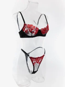 Ensemble soutien-gorge et culotte deux pièces en dentelle noire à volants