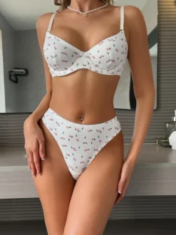 Ensemble soutien-gorge et culotte deux pièces jaune à imprimé floral pour la mariée