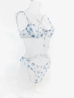 Ensembles 2 pièces de lingerie de mariée : soutien-gorge blanc sans bonnets à imprimé floral et culotte assortie.