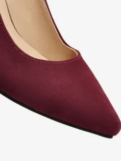 Escarpins à bout pointu en daim bordeaux à talons compensés