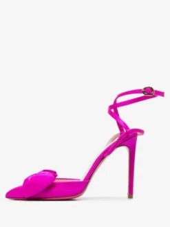 Escarpins à talons aiguilles et bout pointu en satin avec nœud et lacets