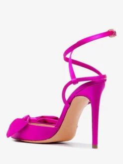 Escarpins à talons aiguilles et bout pointu en satin avec nœud et lacets