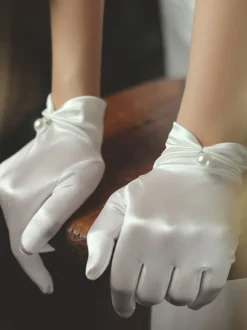 Gants de mariée en satin décoré de perle Gants de mariage blanche