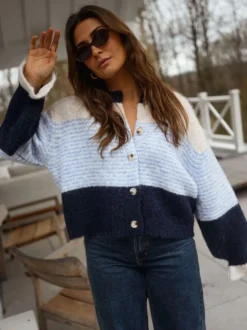 Gilet cardigan rayé color block à col rond et poignets volantés manches lanternes