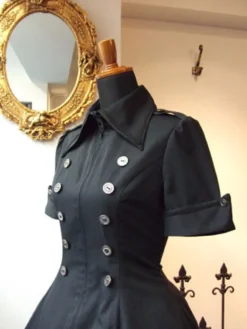 Gothique Lolita OP Robe Bouton Bow Ruffle Deux Tons Haut Bas Lolita Robe Une Pièce Déguisements Halloween