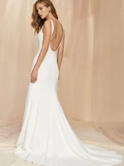 Ivoire Simple Robe De Mariée Gaine Col Carré Sans Manches Dos Nu Stretch Crêpe Tulle Longues Robes De Mariée