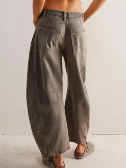 Jean à jambes larges et amples pour femme - Pantalon en denim coupe en fer à cheval avec détails de couture - Collection streetwear décontractée printemps 2026