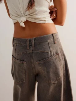 Jean à jambes larges et amples pour femme - Pantalon en denim coupe en fer à cheval avec détails de couture - Collection streetwear décontractée printemps 2026