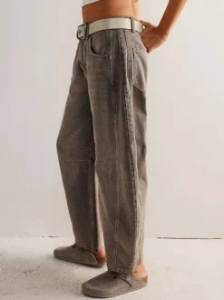 Jean à jambes larges et amples pour femme - Pantalon en denim coupe en fer à cheval avec détails de couture - Collection streetwear décontractée printemps 2026