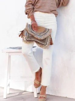 Jeans femme coupe droite style décontracté en denim.