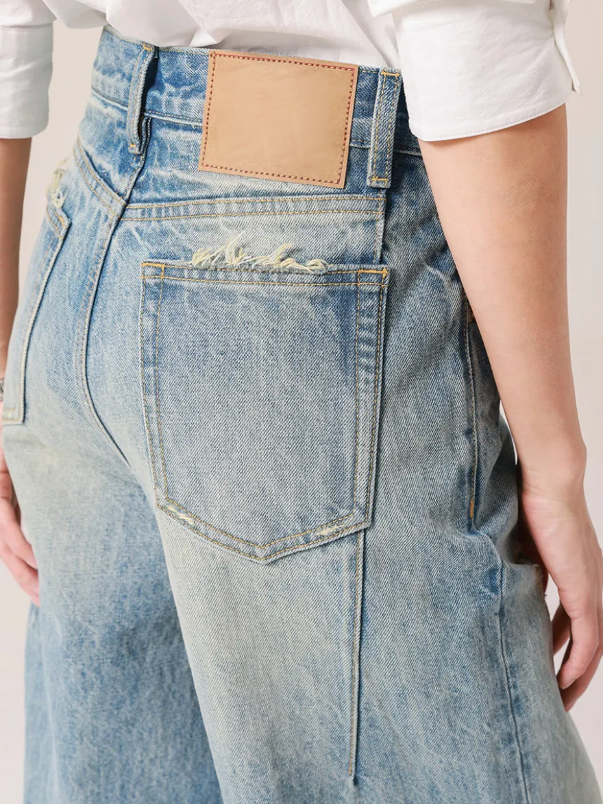 Jeans pour femmes bas larges et élégants