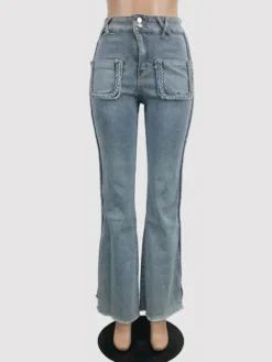 Jean évasé à poches plaquées et détails tressés pour femme - Bleu clair rétro bohème taille haute - Collection printemps 2026