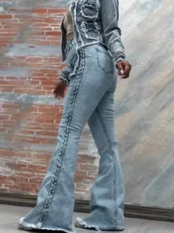 Jean évasé à poches plaquées et détails tressés pour femme - Bleu clair rétro bohème taille haute - Collection printemps 2026