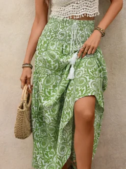 Jupe longue maxi asymétrique à imprimé cachemire vert pour femme taille smockée volants style bohème fluide avec ceinture à pompons