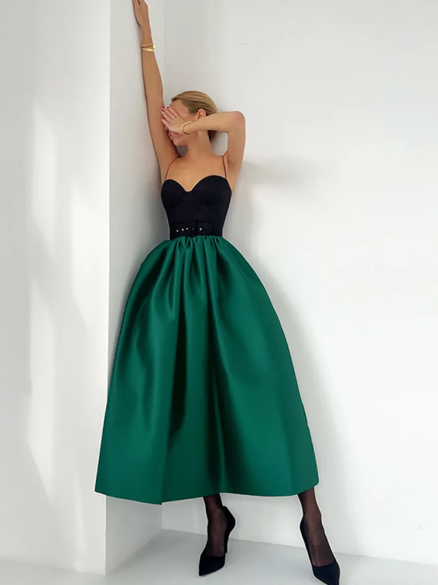 Jupe longue satinée taille haute pour femme - Élégante jupe plissée ample - Collection Royal Core - Idéale pour les mariages et les soirées (collection 2026)