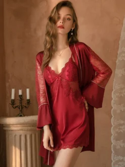 Linge de Mariée Cadeau Saint-Valentin Nuisette Lingerie Sexy Ensemble 2 Pièces en Satin Manches Courtes Longues à Lacets avec Poches