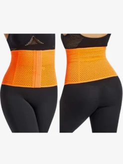 Linge de Mariée Ceinture amincissante post-partum pour le sport gainante et ventre plat avec dos ajouré et corset gainant marron boutonnée sur le devant.