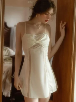 Linge de Mariée Chemise Beige en dentelle femmes lingerie dos nu