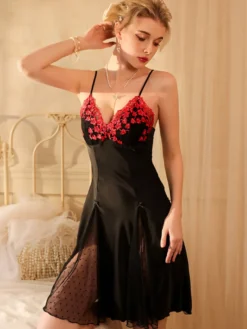 Linge de Mariée Chemise de nuit Spaghetti Strap Dot Chemise de nuit sexy en blanc