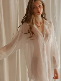 Linge de Mariée Pyjama Vêtements de Nuit Blanc Boutons 1 Pièce Col Rabattu Manches Longues Mousseline de Soie Lingerie