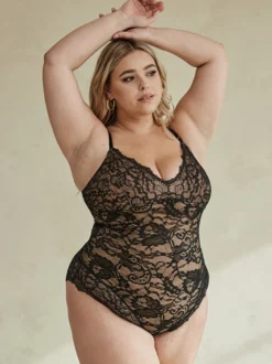 Lingerie blanche grande taille sans manches dos nu en dentelle sculptante