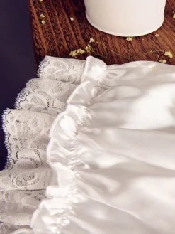 Lolita Shorts dentelle blanche Ruffles soyeux pour femmes Déguisements Halloween
