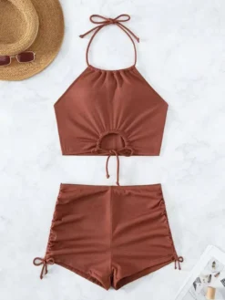 Maillot de bain bikini marron à lacets pour femme idéal pour l'été à la plage.