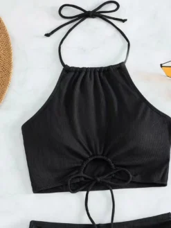 Maillot de bain bikini marron à lacets pour femme idéal pour l'été à la plage.