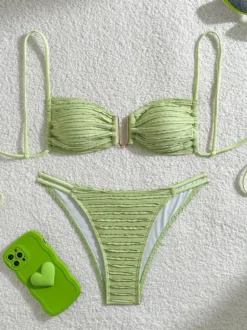Maillot de bain bikini rayé à col en U et découpe à la taille pour l'été 2026