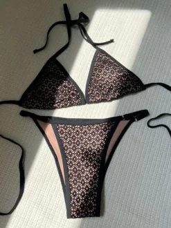 Maillot de bain deux pièces en dentelle à col licou pour femme modèle été 2026