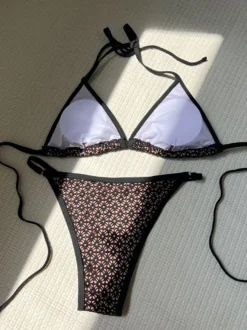 Maillot de bain deux pièces en dentelle à col licou pour femme modèle été 2026