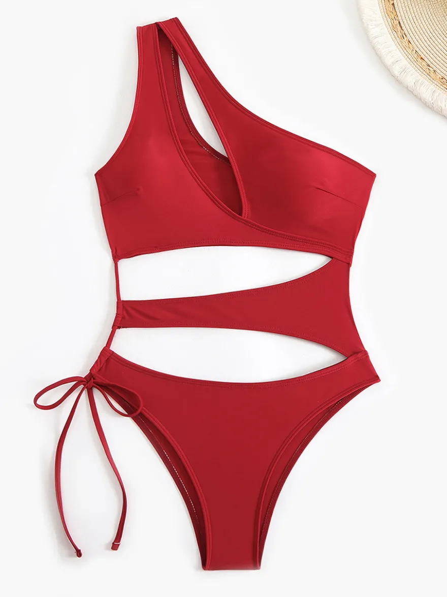 Maillot de bain une pièce monokini à découpe asymétrique pour l'été 2026