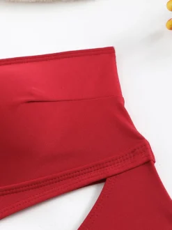 Maillot de bain une pièce monokini à découpe asymétrique pour l'été 2026