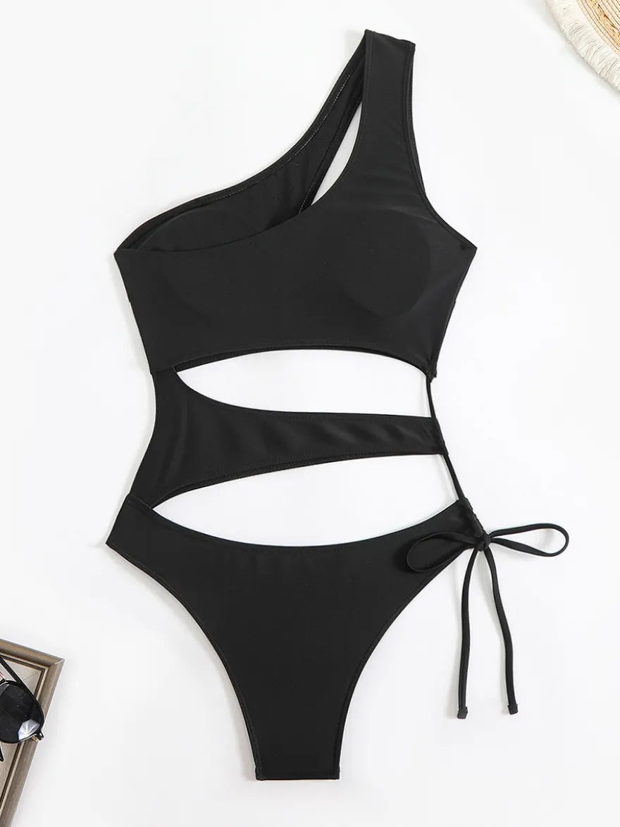 Maillot de bain une pièce monokini à découpe asymétrique pour l'été 2026