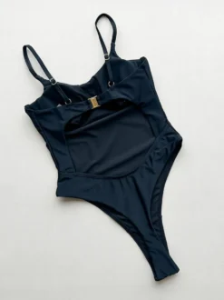Maillot de bain une pièce pour femme détails métalliques noirs col bijou dos nu maillot de bain sexy d'été