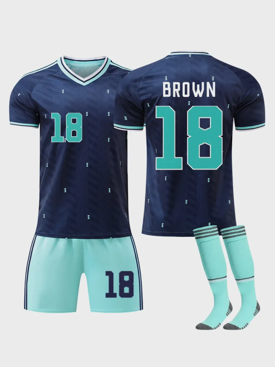 Maillot extérieur marron n° 18 de l'équipe nationale de football d'Allemagne 2026 manches courtes ensemble 3 pièces pour adultes et enfants