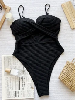 Maillots de bain une pièce pour femmes jaunes à bretelles découpées et décolleté croisé parfaits pour la plage et l'été