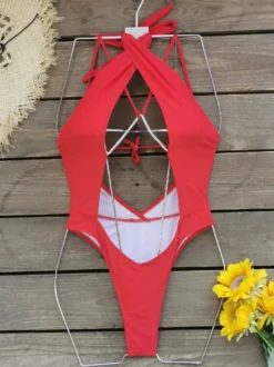 Maillots de bain une pièce pour femmes noirs à découpes dos nu et bretelles croisées parfaits pour l'été et la plage