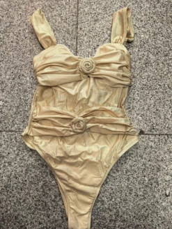 Maillots de bain une pièce pour femmes à fleurs blanches bretelles croisées sur le devant maillots de bain d'été pour la plage