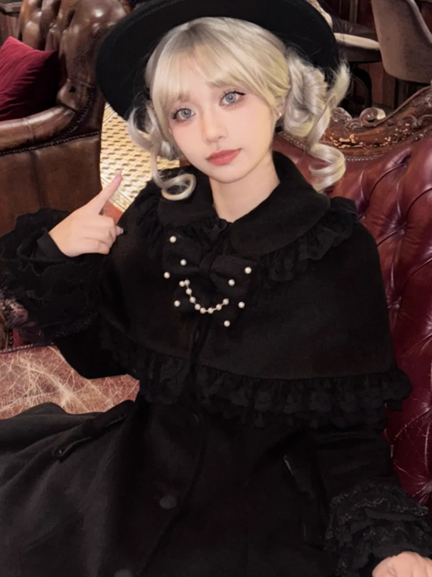 Manteau Sweet Lolita à nœuds noirs manches longues style automne-hiver avec cape