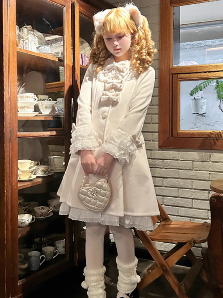 Manteau Sweet Lolita à nœuds noirs manches longues style automne-hiver avec cape