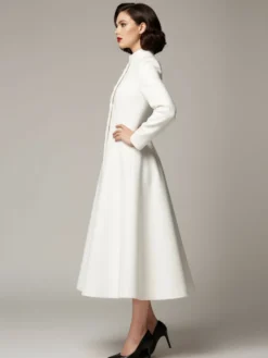 Manteau vintage en laine blanche à col montant et coupe trapèze pour femme (collection 2026)