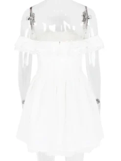 Mini-robe blanche à épaules dénudées et volants 2026