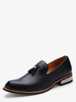 Mocassins bordeaux à bout rond pour homme à enfiler avec pompons