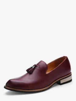 Mocassins bordeaux à bout rond pour homme à enfiler avec pompons