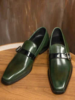 Mocassins classiques noirs à boucle en cuir de vache pour homme