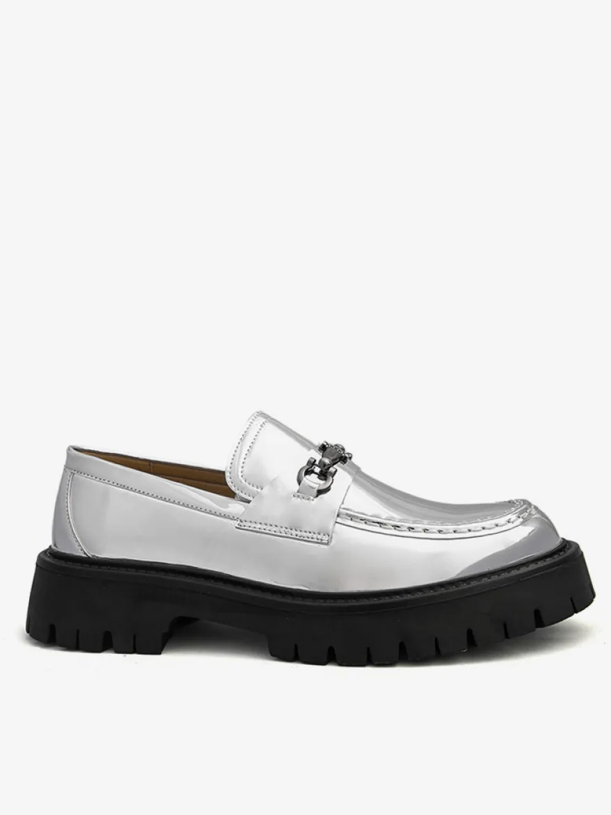 Mocassins dorés pour hommes bout rond détails métalliques chaussures habillées à enfiler