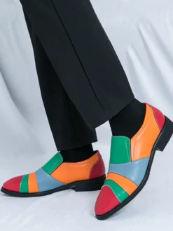 Mocassins à enfiler pour hommes couleur unie grande taille en cuir décontractés à bout pointu respirants pour soirées
